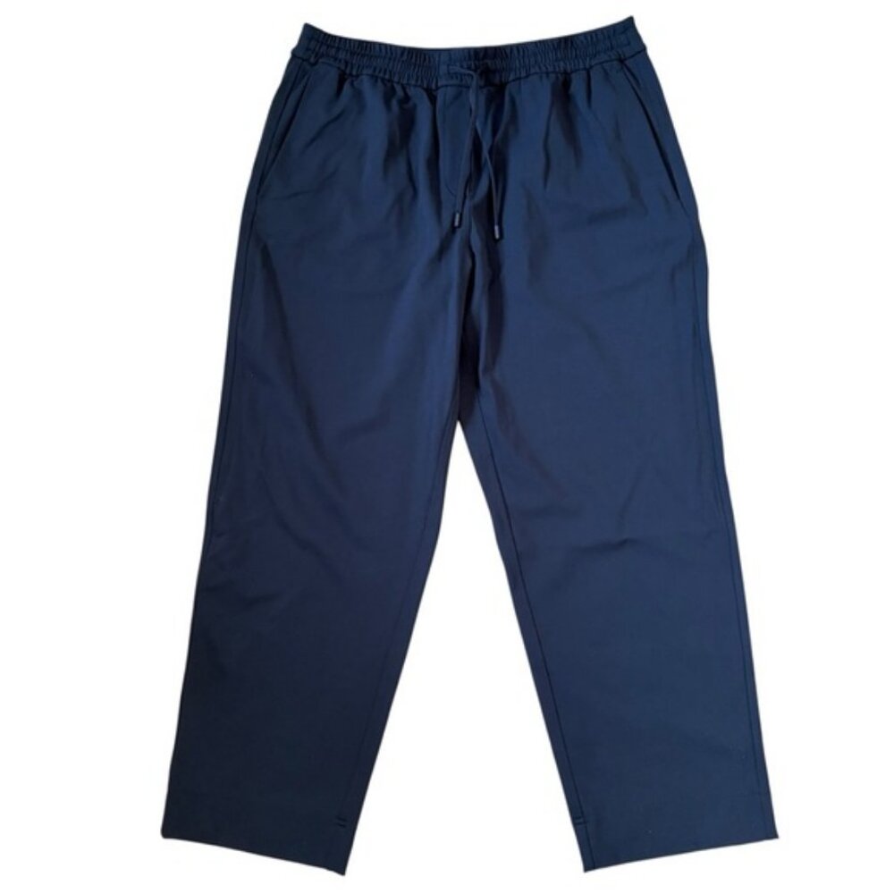 Lululemon Tapered Leg Mid-Rise Crop Size Medium